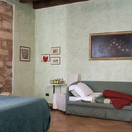 Anfiteatro לינה וארוחת בוקר ורונה