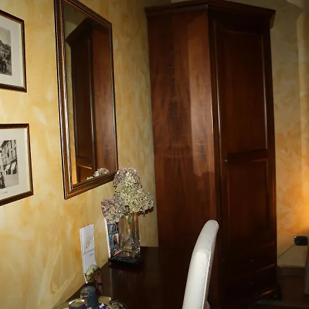 Frühstückspension Anfiteatro 4*