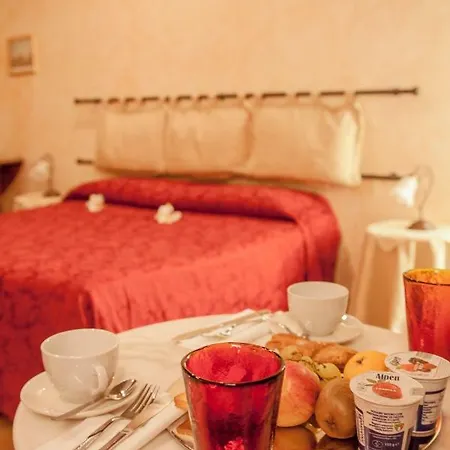 Anfiteatro Nocleg ze śniadaniem 4*