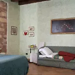 Anfiteatro לינה וארוחת בוקר ורונה
